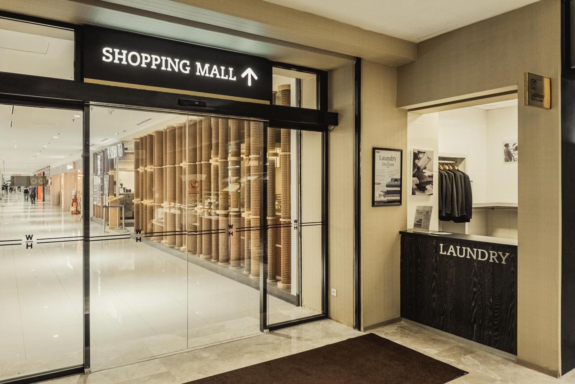 Weil Hotel Ipoh Esterno foto Shopping mall entrance