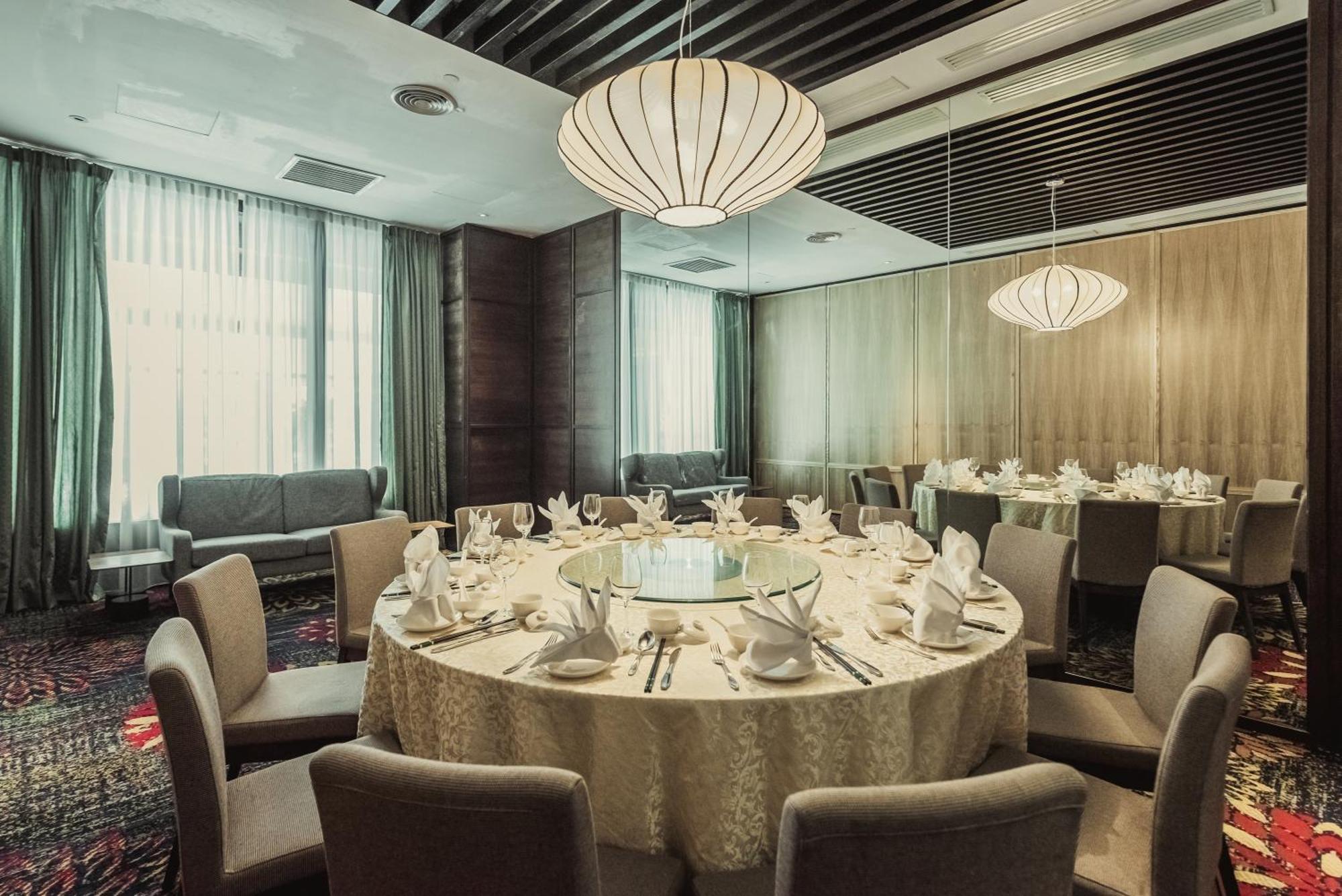 Weil Hotel Ipoh Esterno foto A private dining room at the Shangri-La Hotel, Kuala Lumpur