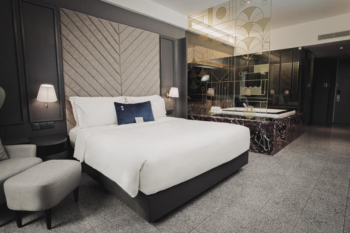 Weil Hotel Ipoh Esterno foto Deluxe Suite